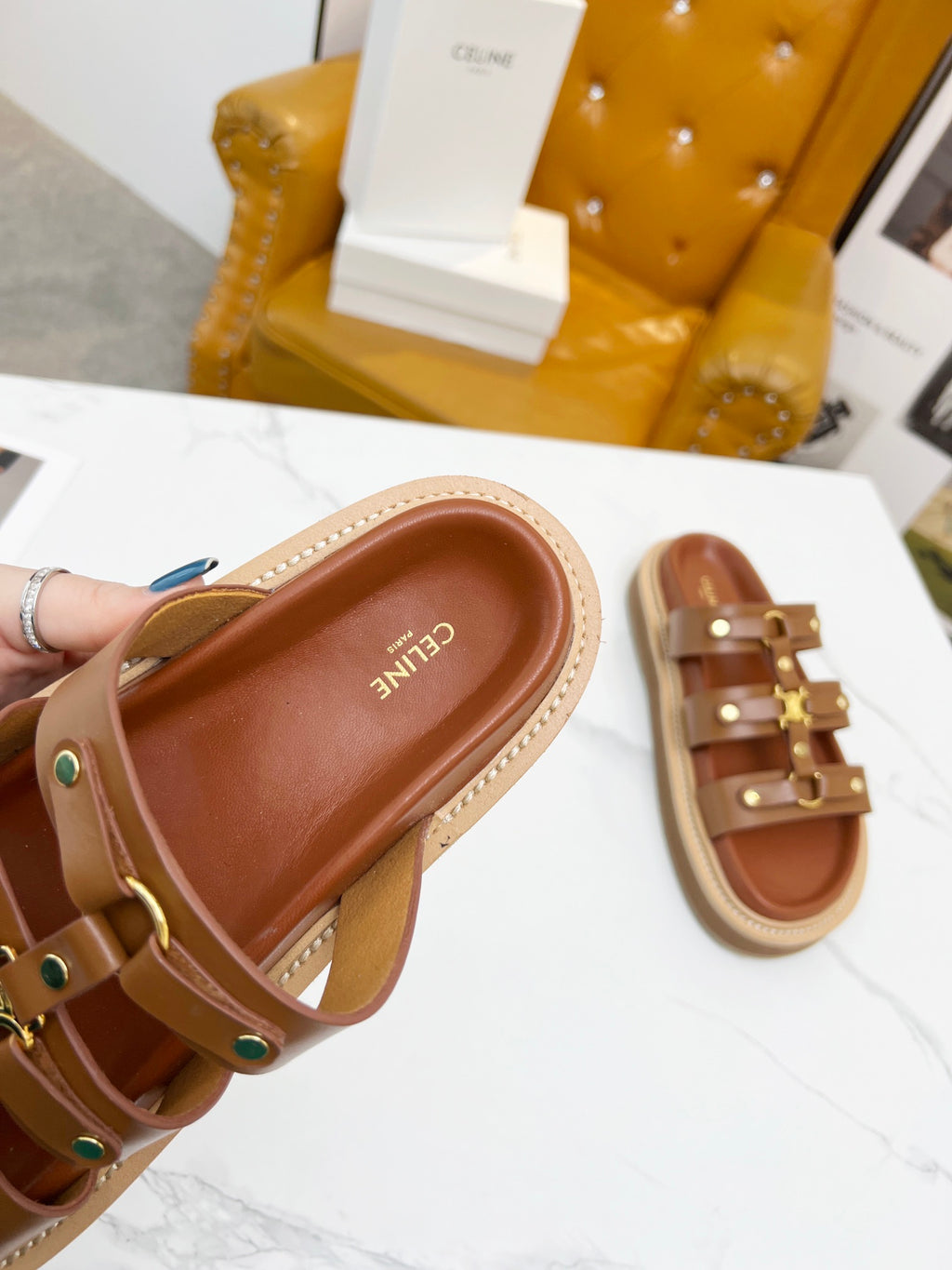245RN1Z Popular leather shoes 
