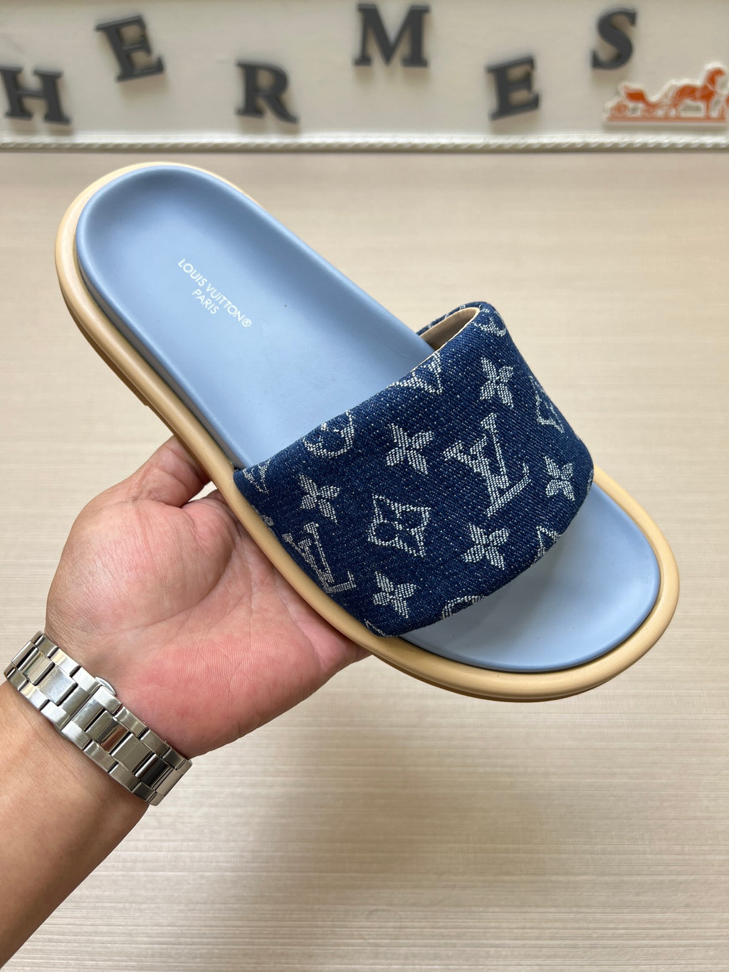 535ZE302Z Popular Slippers