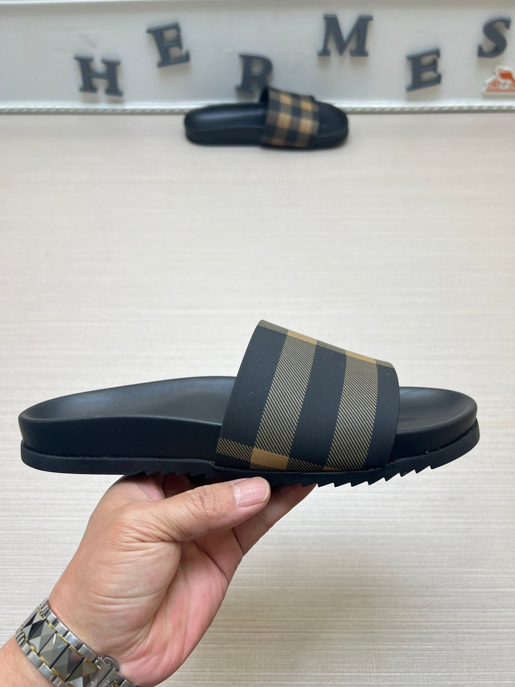 54R119Z Popular slippers