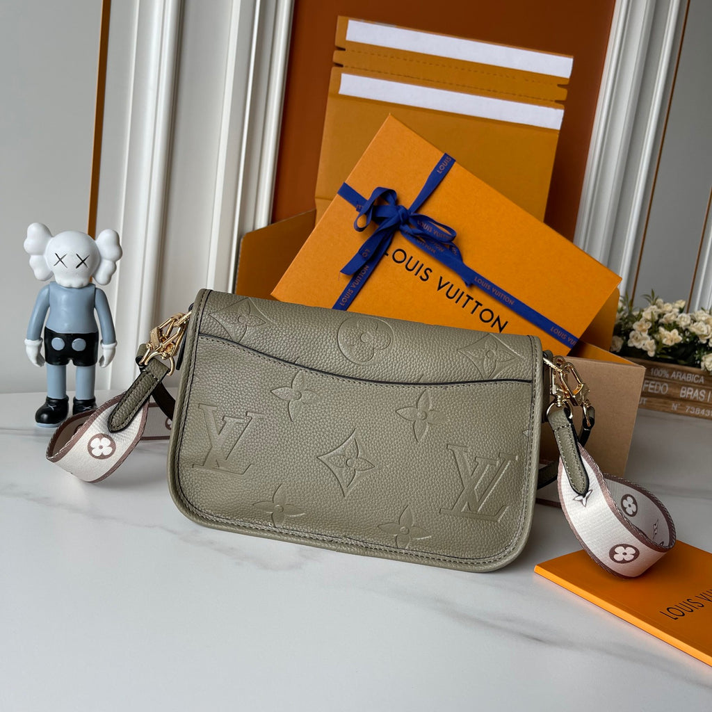 136PE38B Popular leather bag