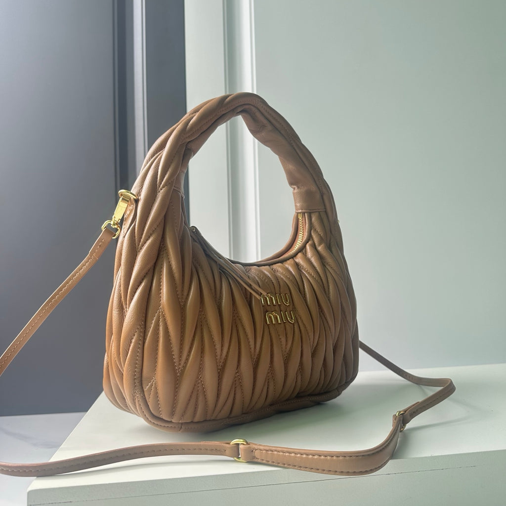 B1P46A121 Popular leather bag（29x24x10cm）