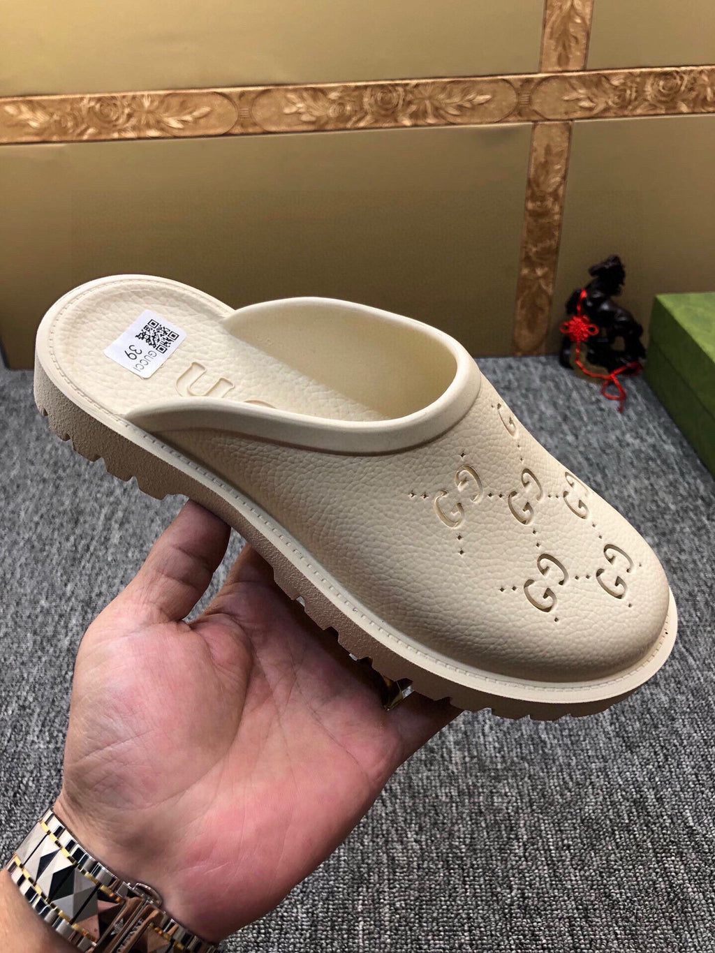 5WB243Z Popular Slippers