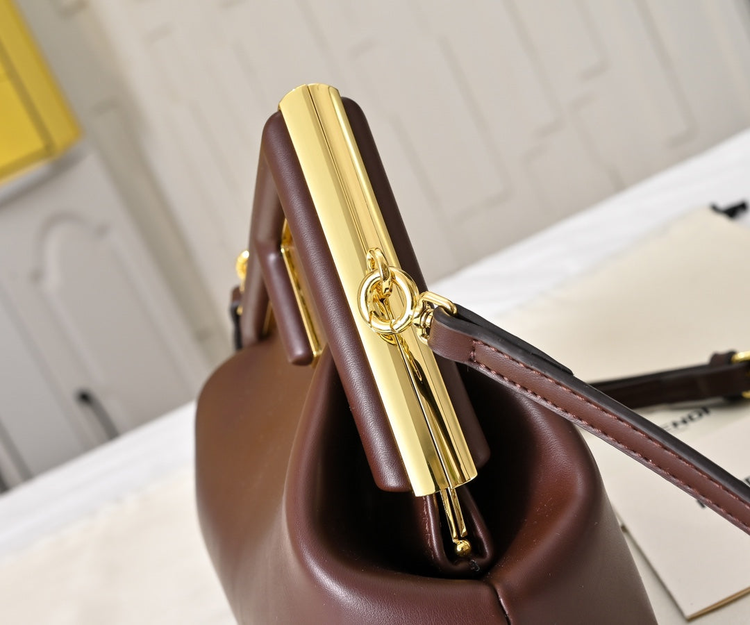 B1N46F8 Popular leather bag