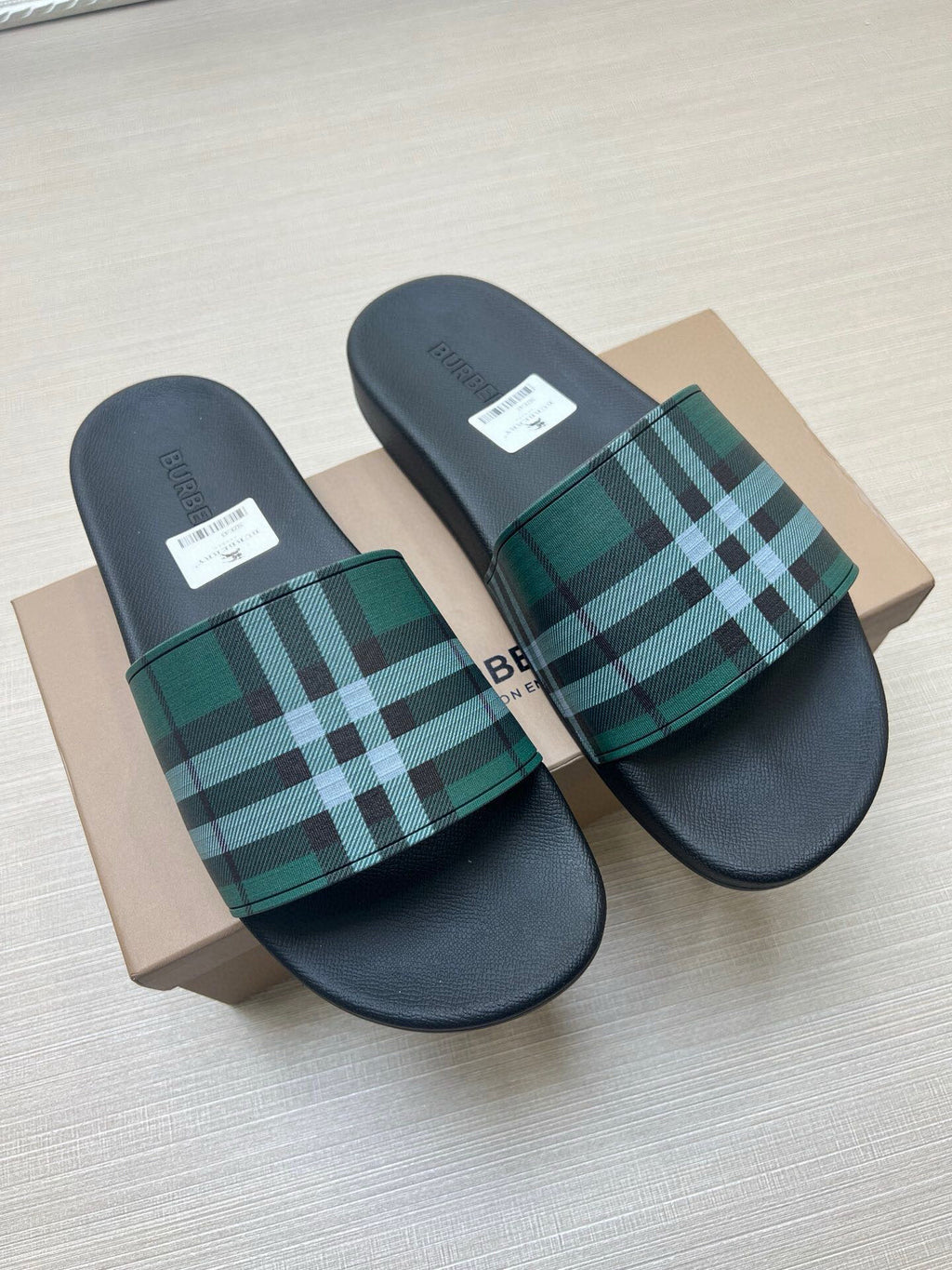 535ZR251Z Popular Slippers