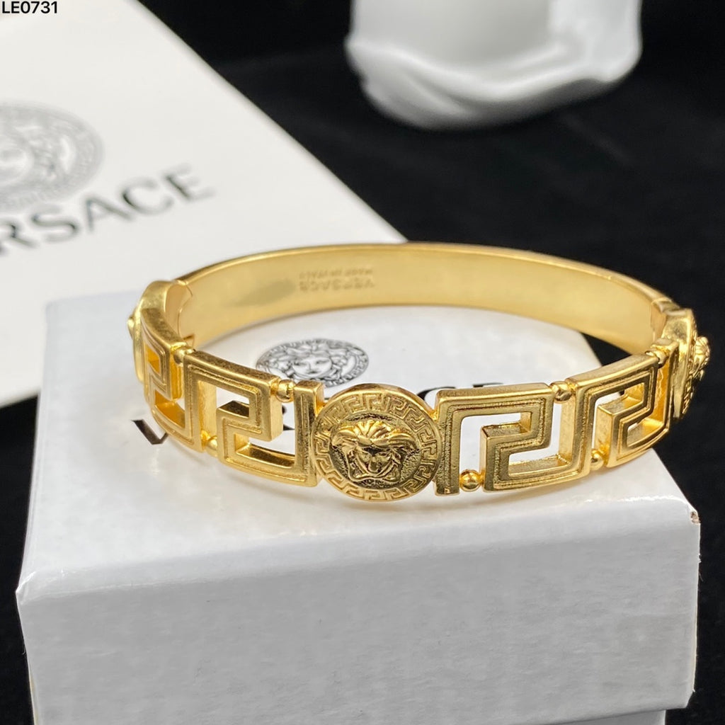 1V197K  Popular Bracelets