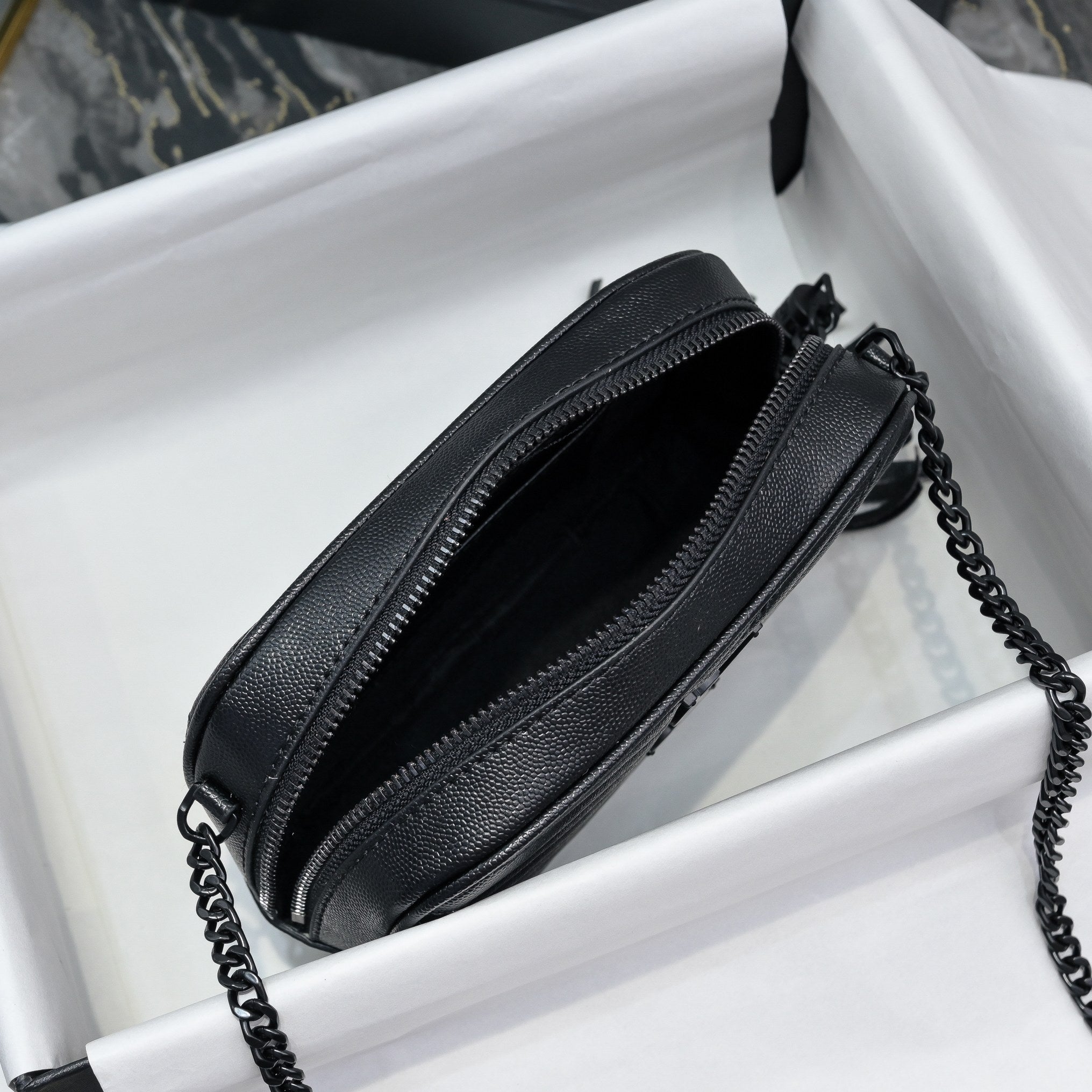 B1R46SL5  Popular leather bags