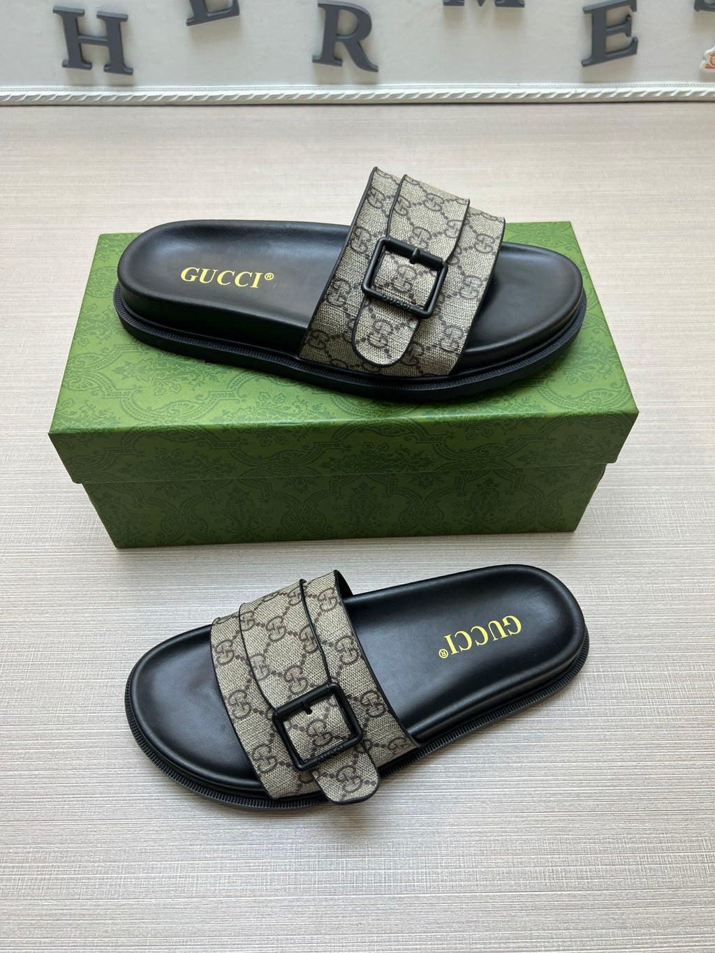 54B90Z Popular slippers