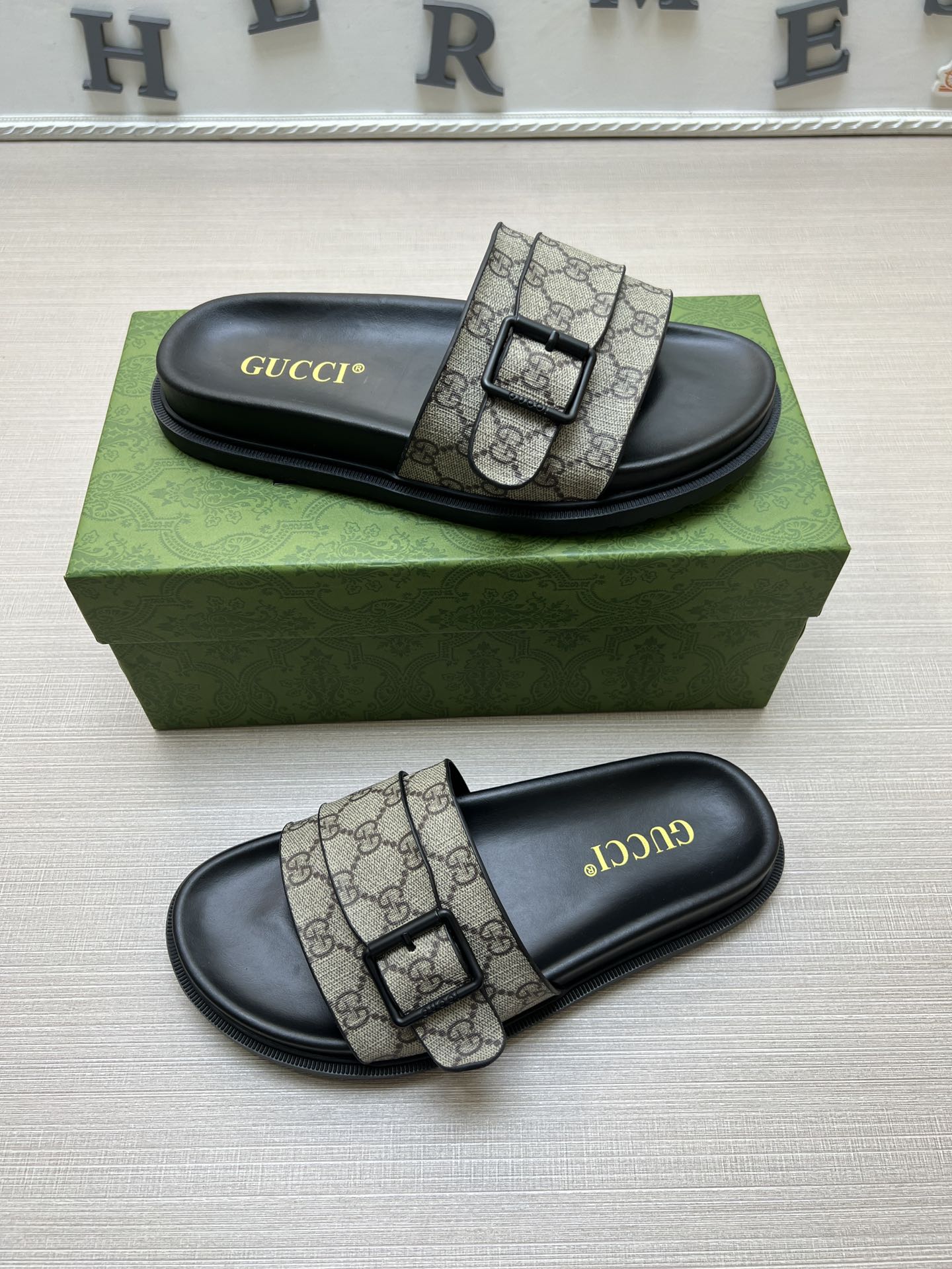 54B90Z Popular slippers