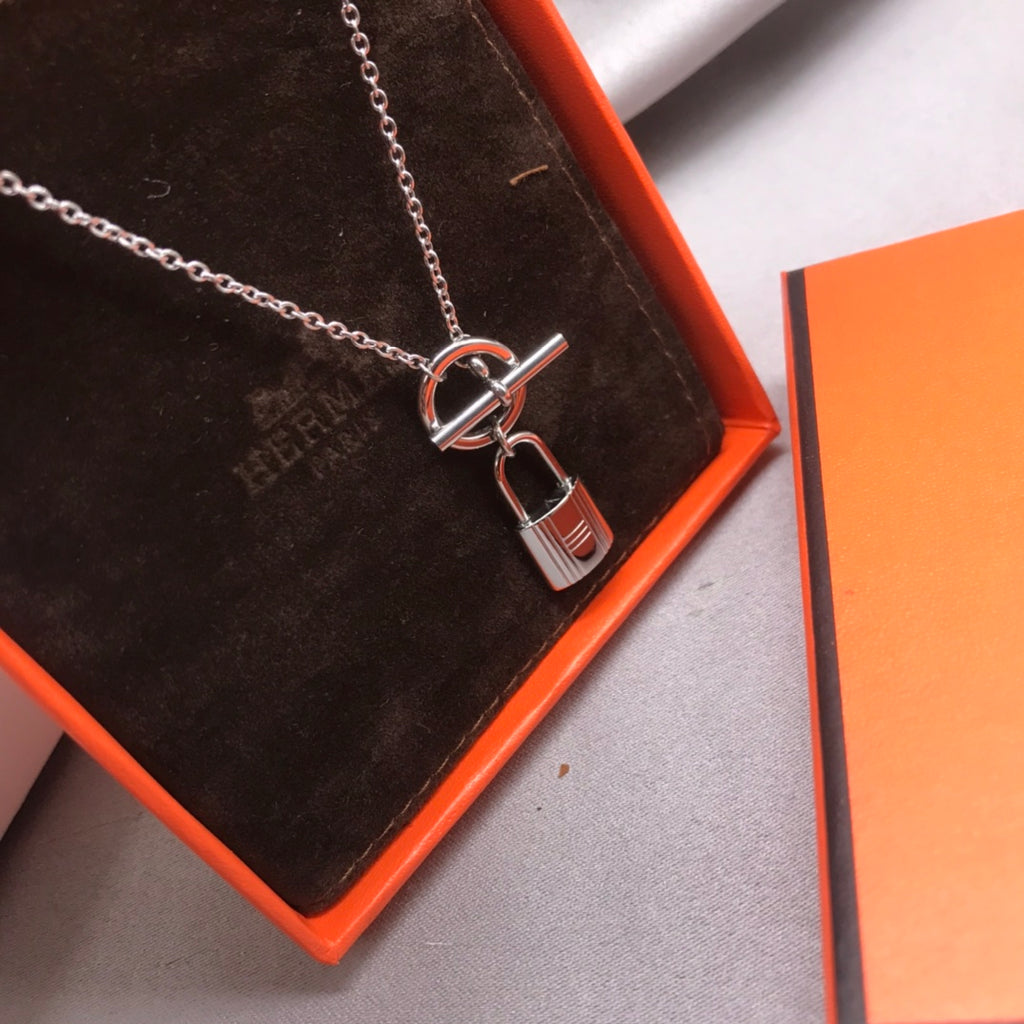 55QH219X Popular Necklace