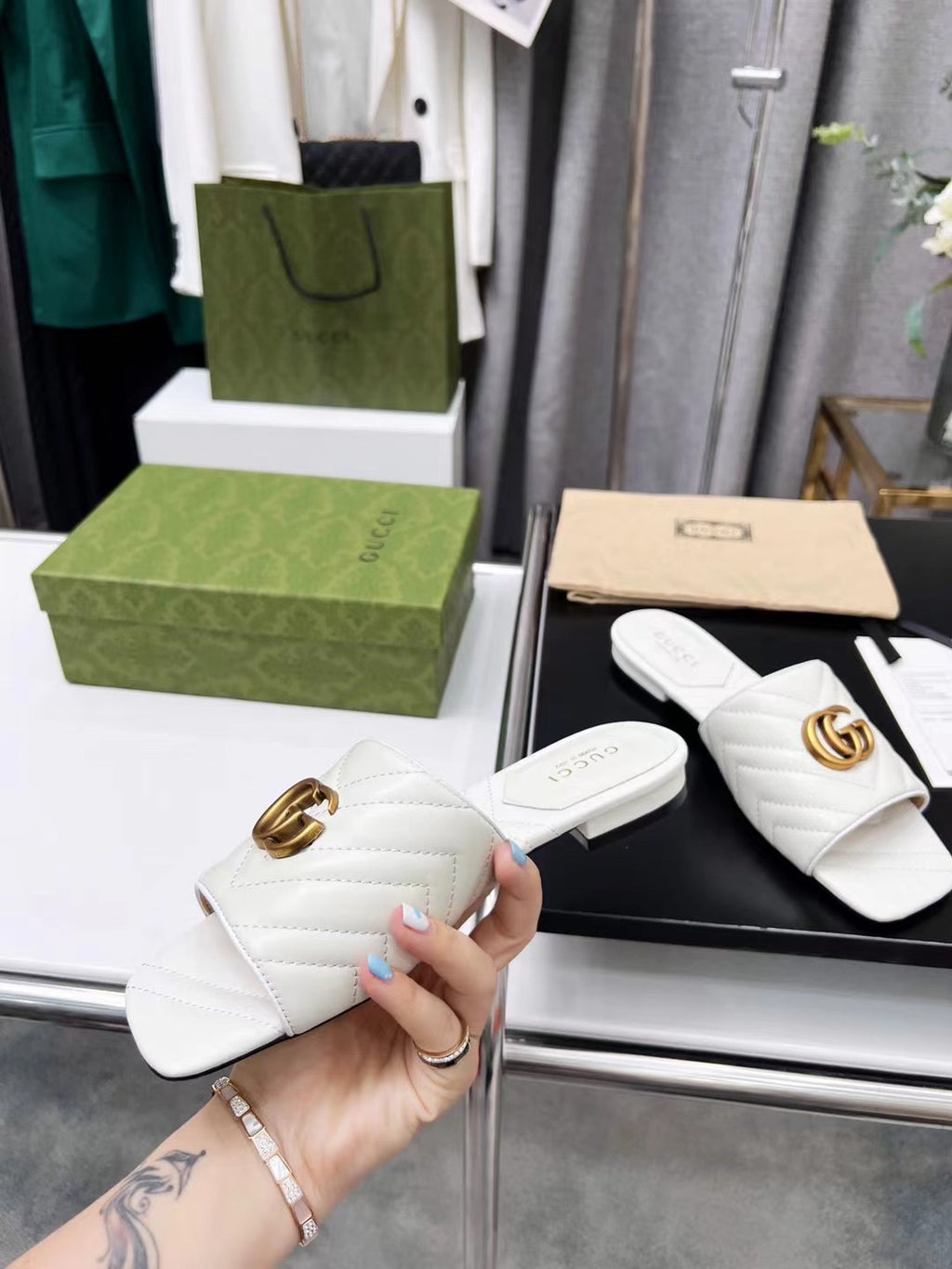 Z2X66B48 Popular high-quality leather slippers