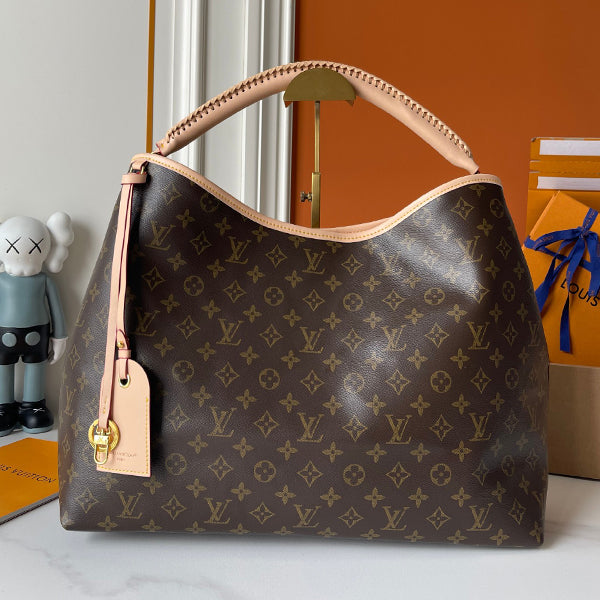 146PE68B Popular leather bag