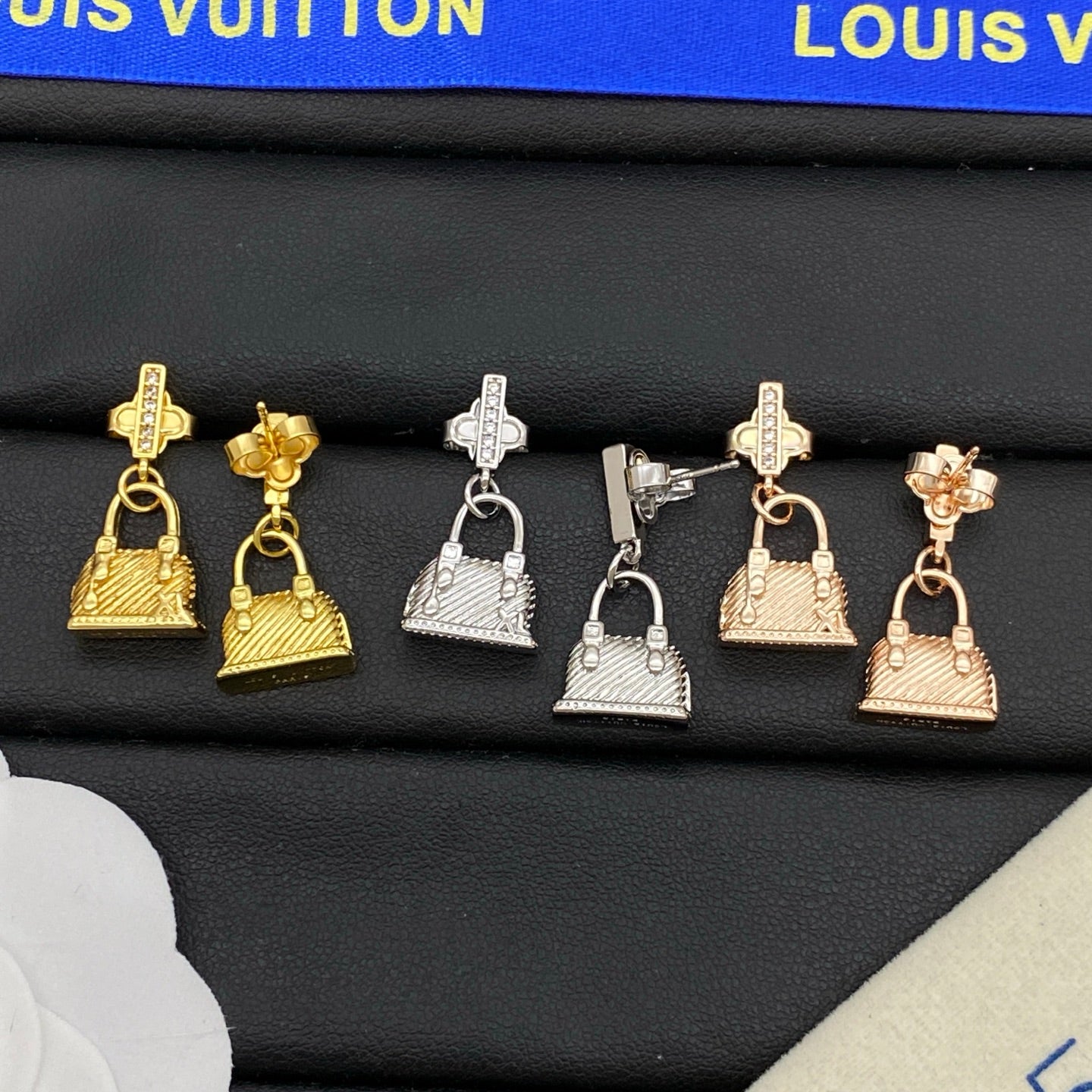 15ZE67E Popular Earrings