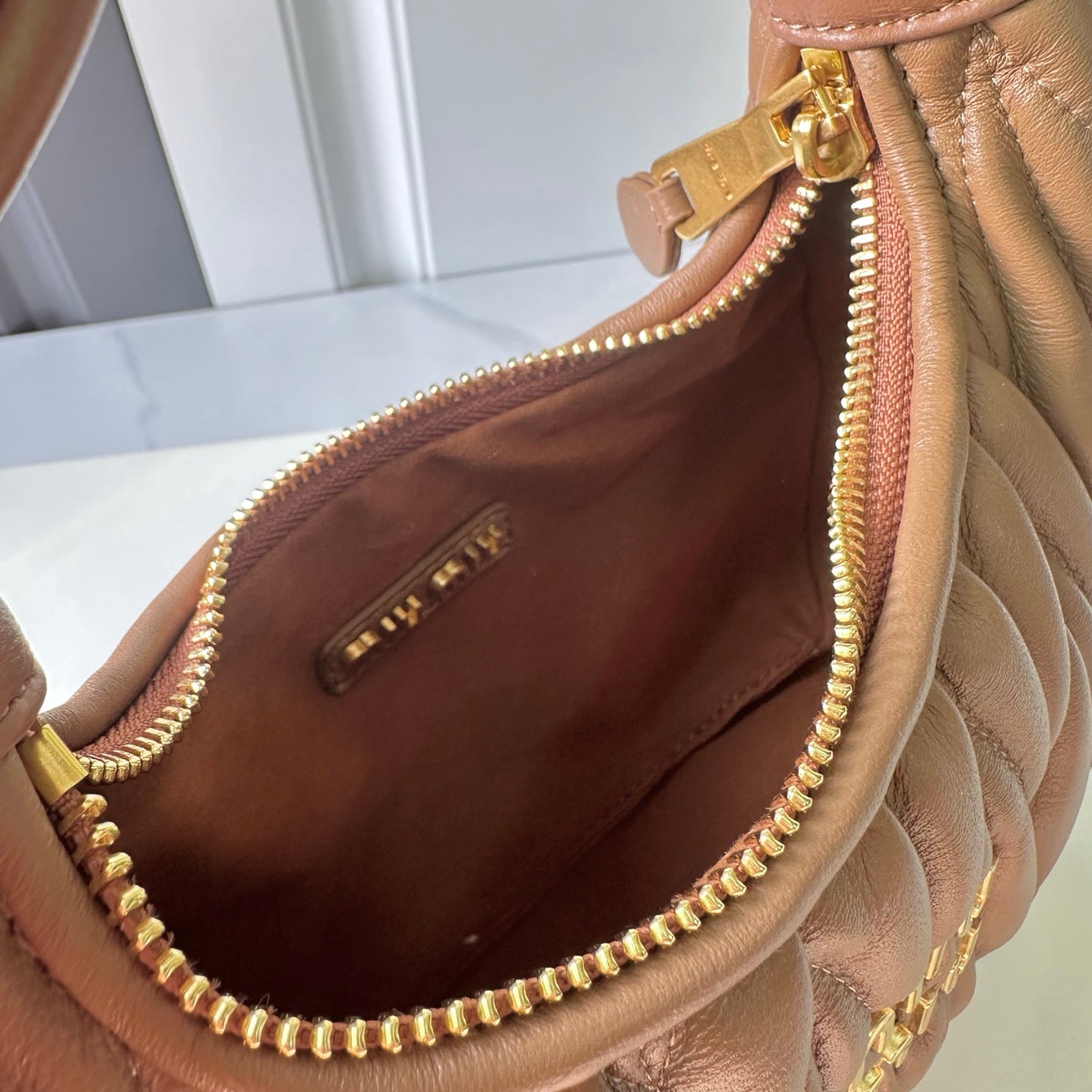 B1P46A118 Popular leather bag