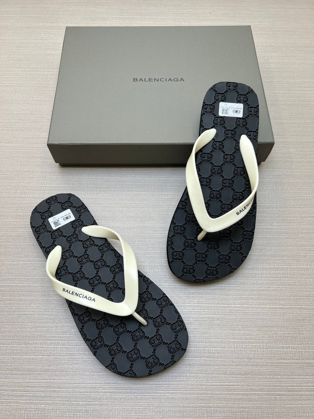 5QB16Z Popular Slippers
