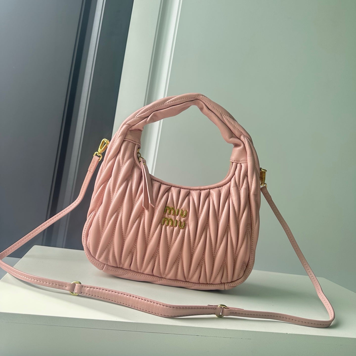 B1P46A122 Popular leather bag（29x24x10cm）