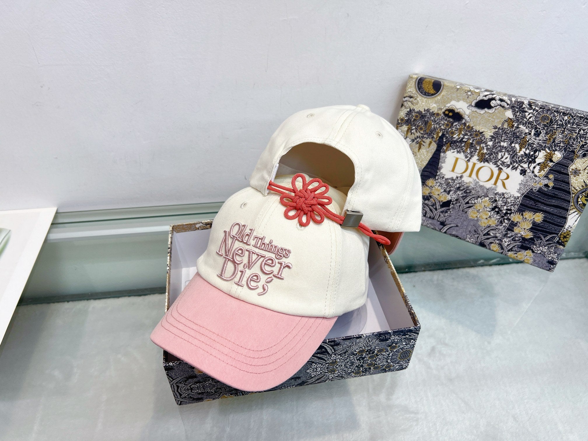 16XA13M Popular hats