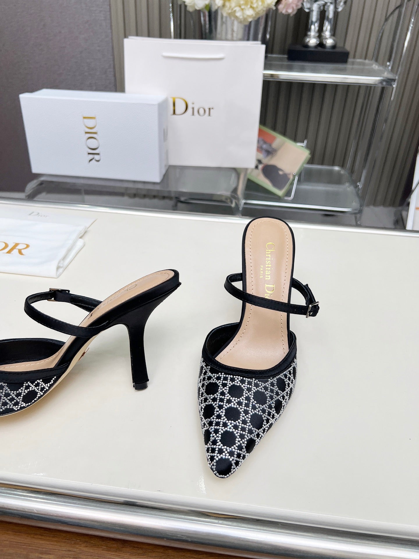 295QD117Z Popular high-quality leather  High heels