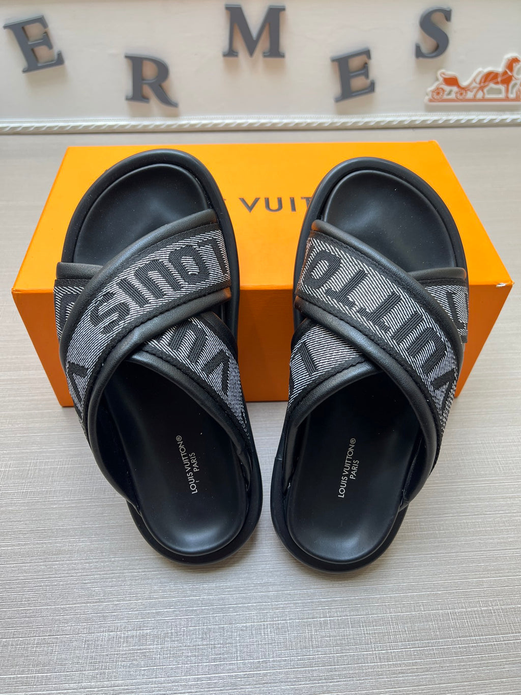 535ZE273Z Popular Slippers