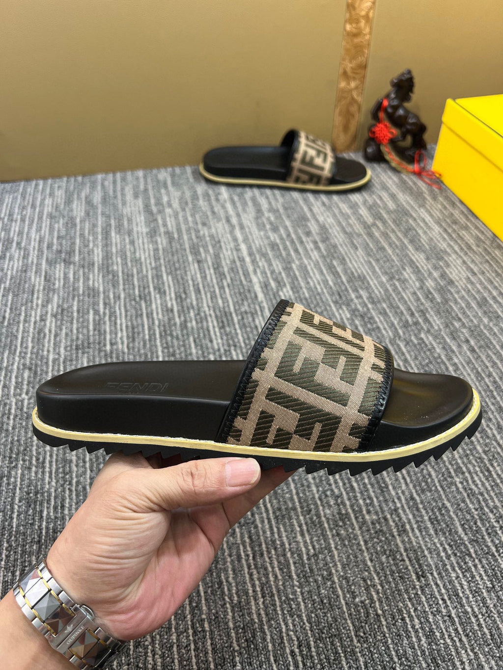 5XF105Z Popular Slippers