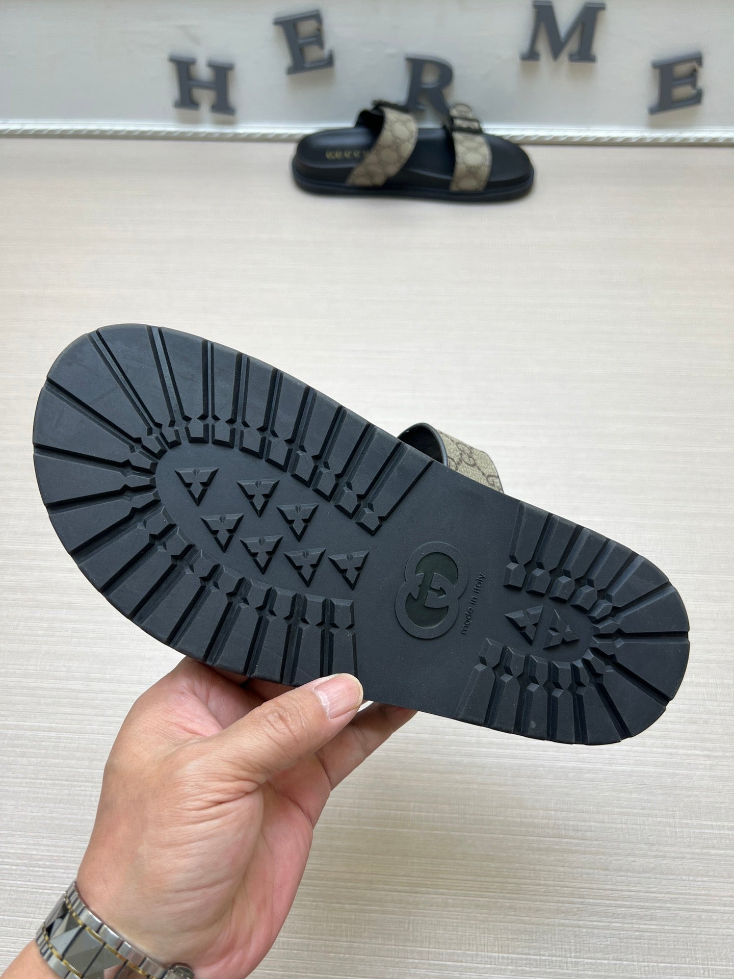 54B90Z Popular slippers