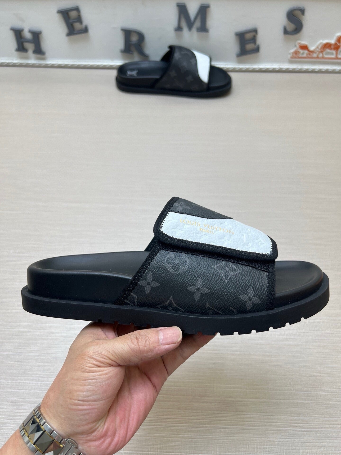 5WE250Z Popular Slippers
