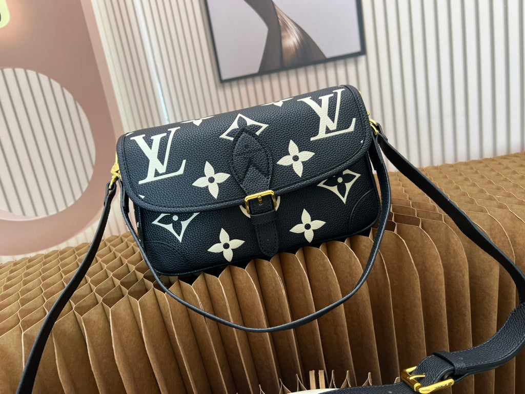 2XE028B Popular leather bag 