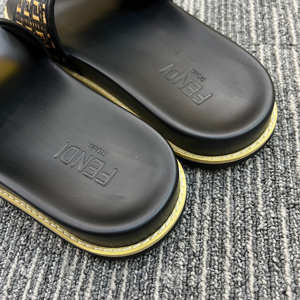 5XF104Z Popular Slippers