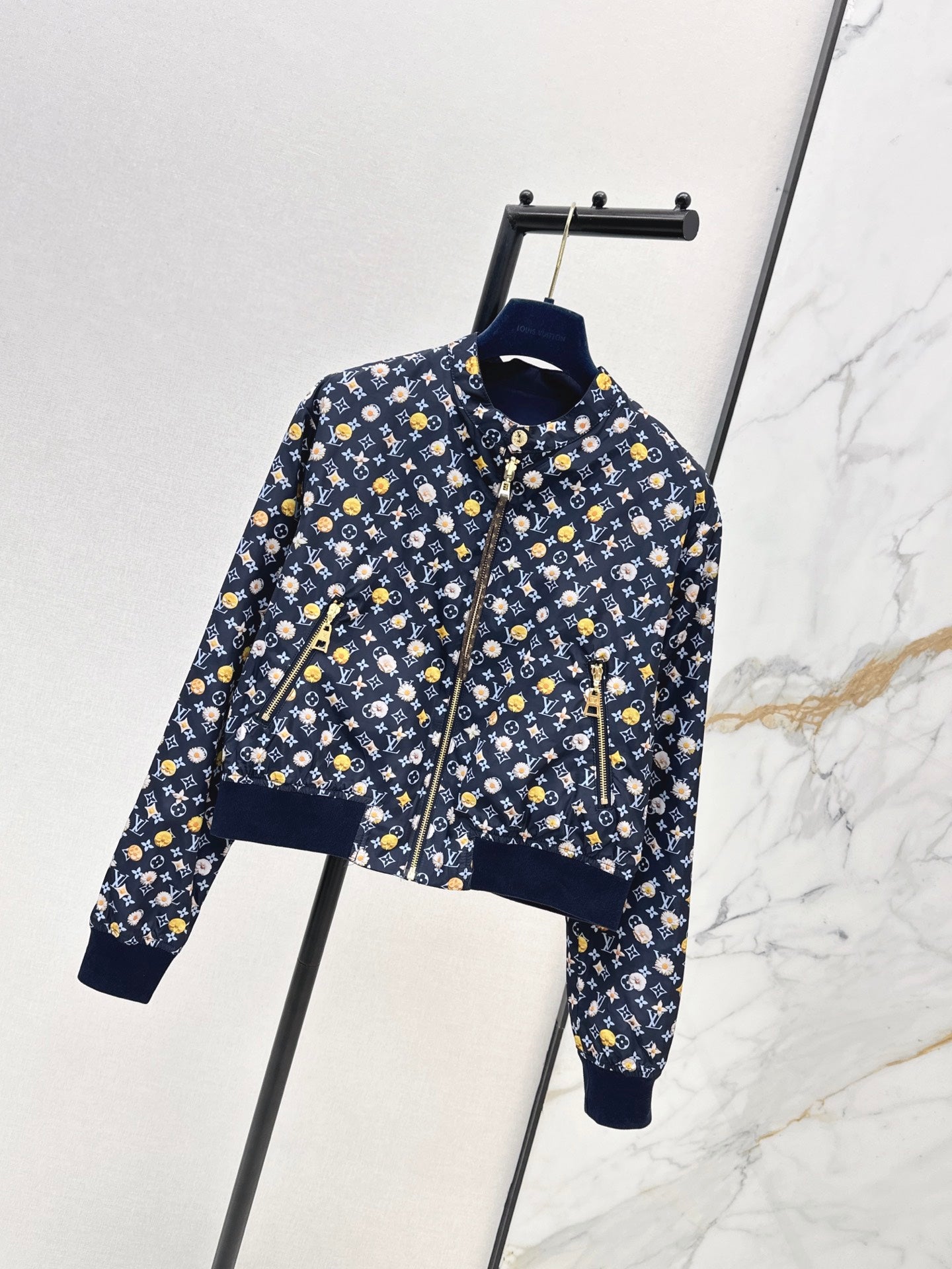 256NE100U Popular  Coats(for two-way wear.)