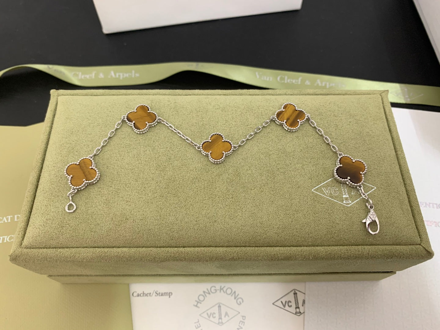 5XVA180K  Popular bracelets 5 flowers normal size1.5cm flower