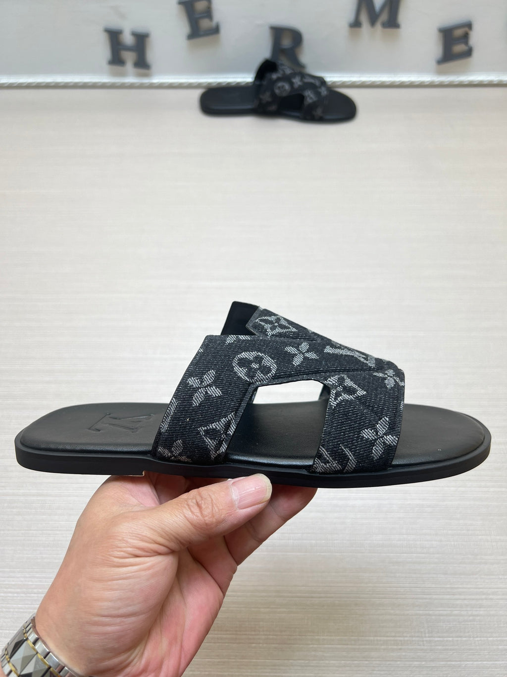 54E32Z Popular slippers