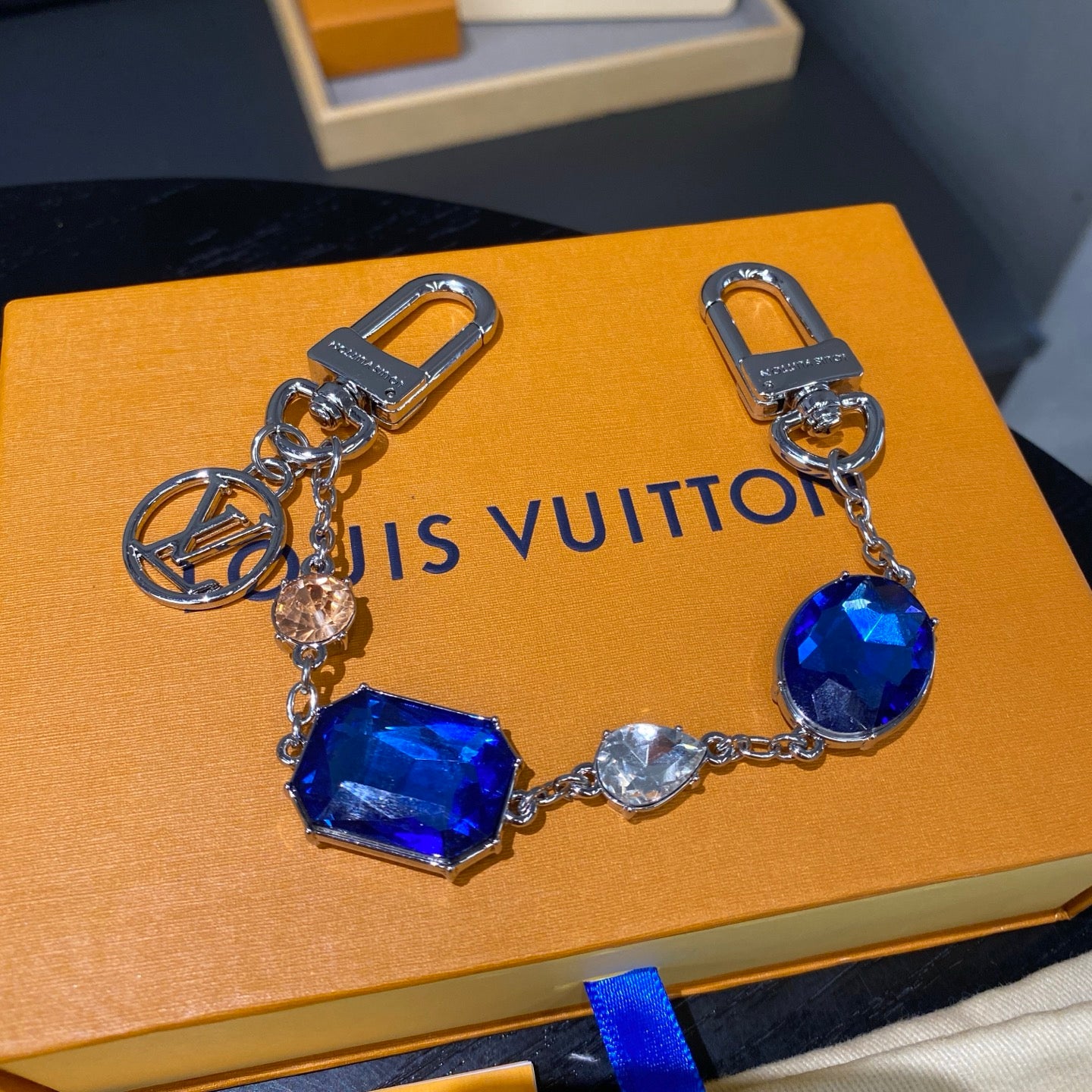 35QE28A Popular bag 's charms accessories