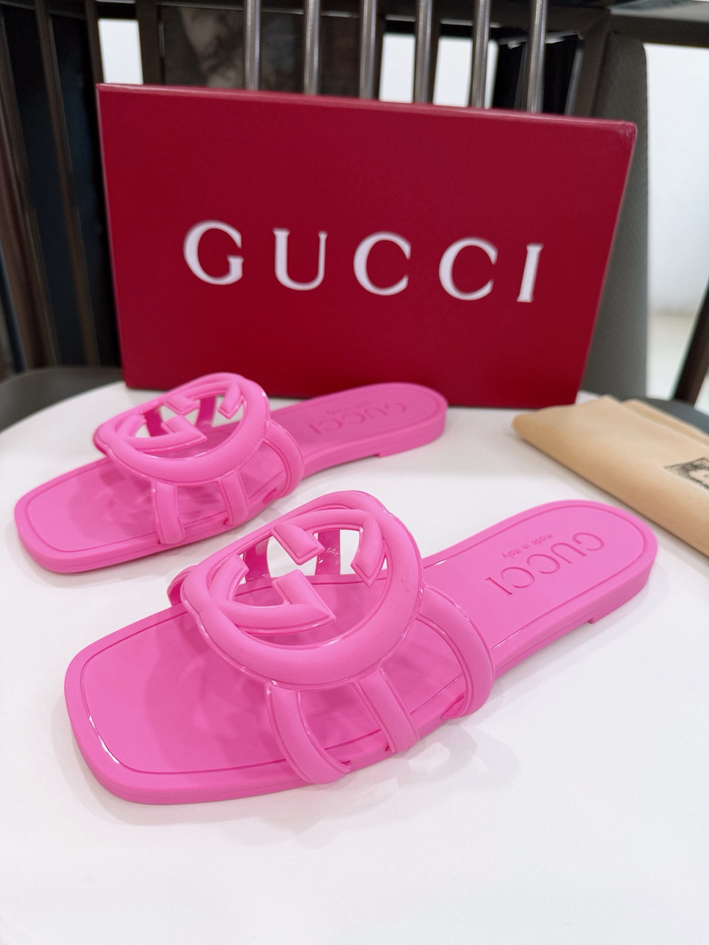 Z2X66B61  Popular high-quality slippers