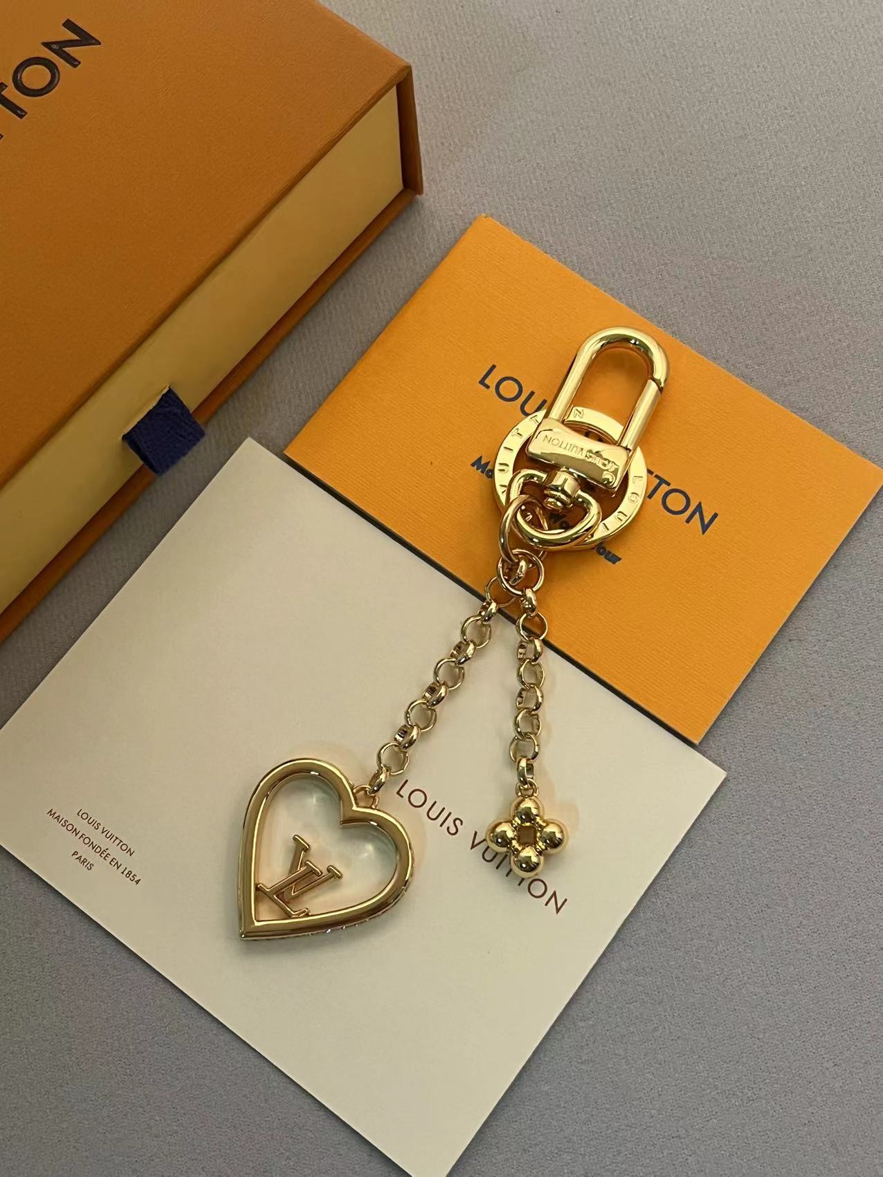 35ZE44A Popular bag 's charms accessories