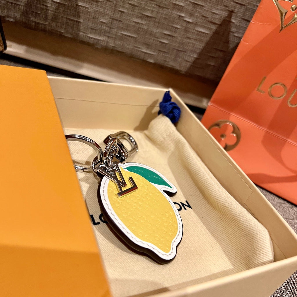 35QE15A Popular bag 's charms accessories