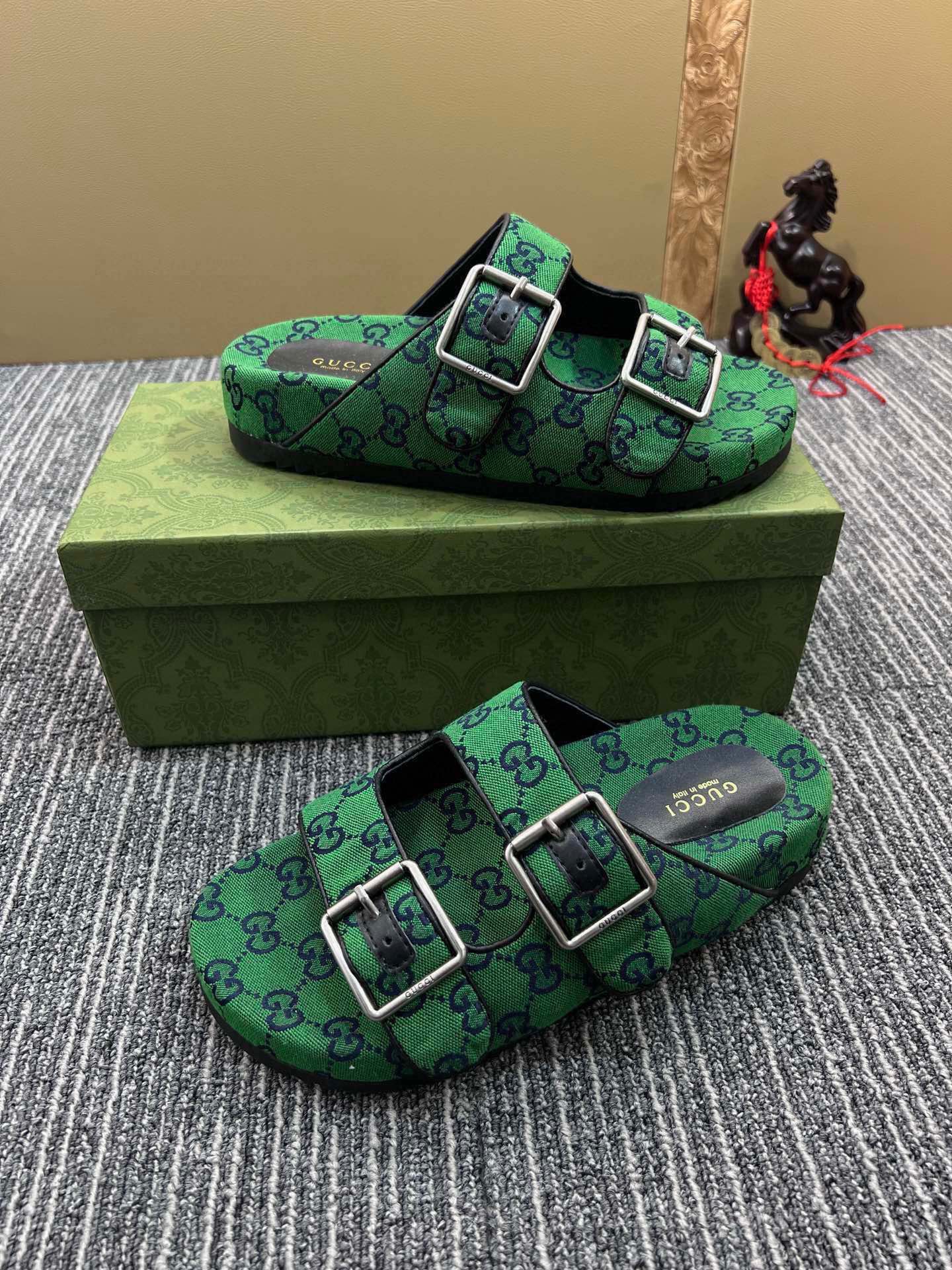 54B123Z Popular slippers