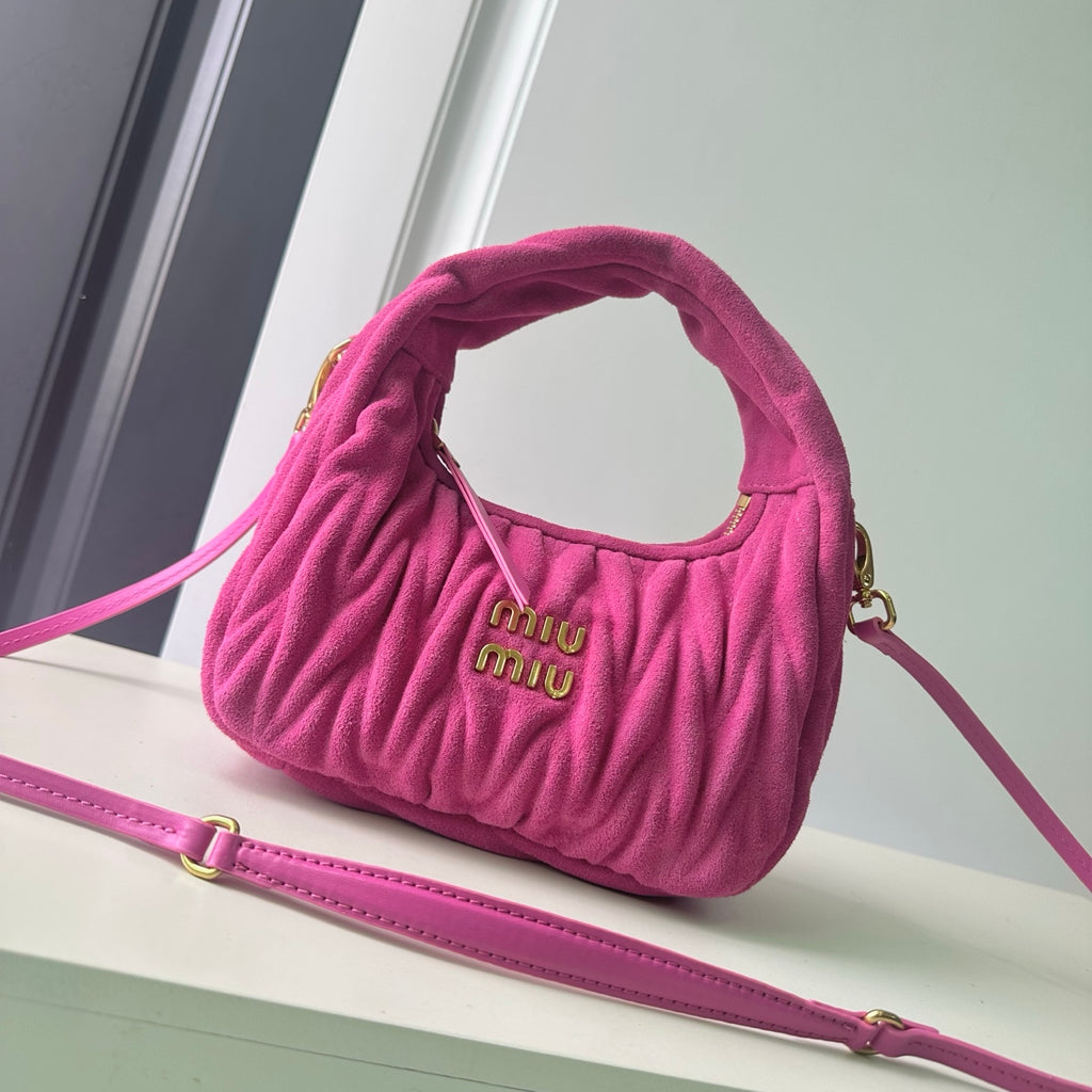 146PA117B Popular buckskin bag