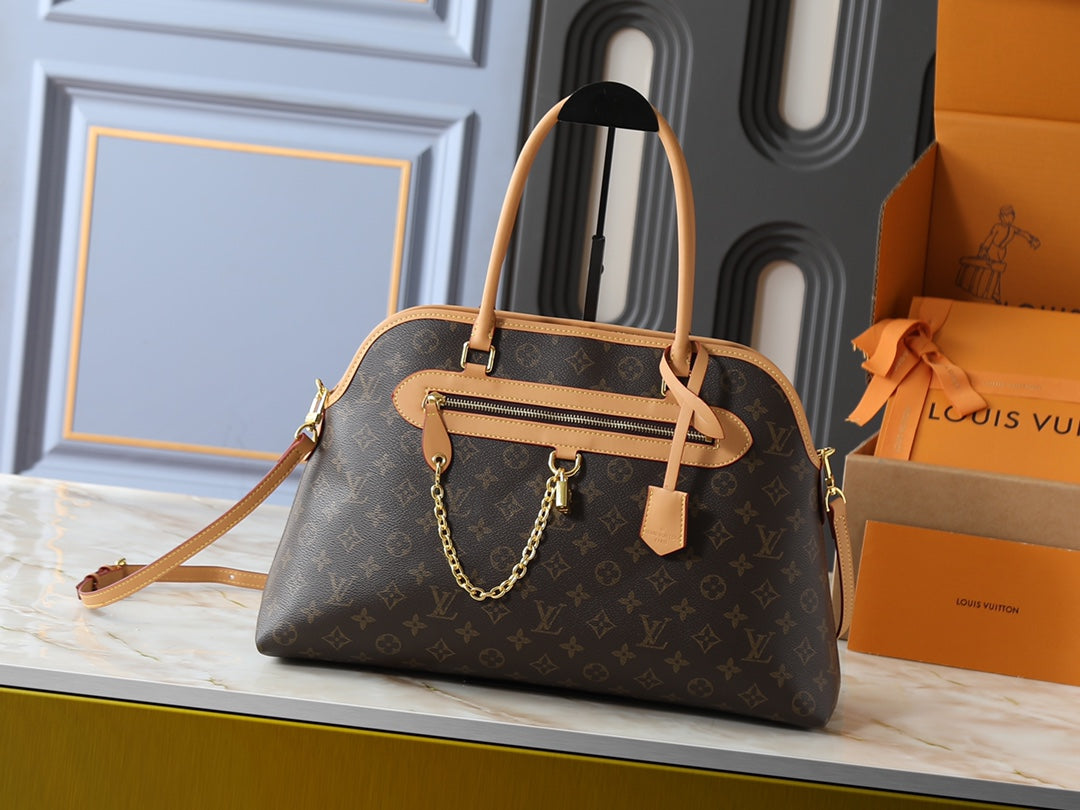 146PE107B Popular leather bag