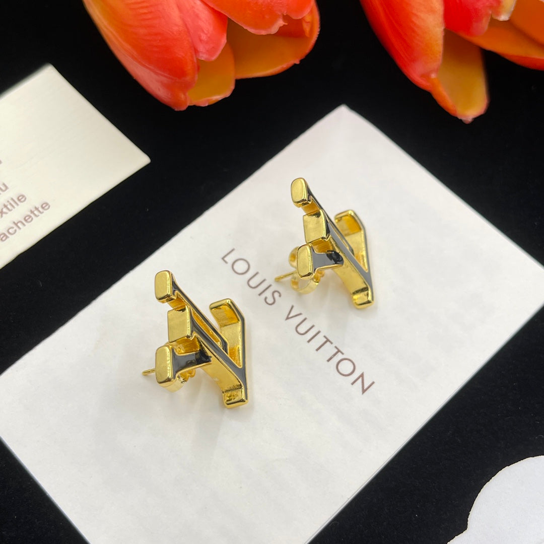 1NE241E Popular   Earrings