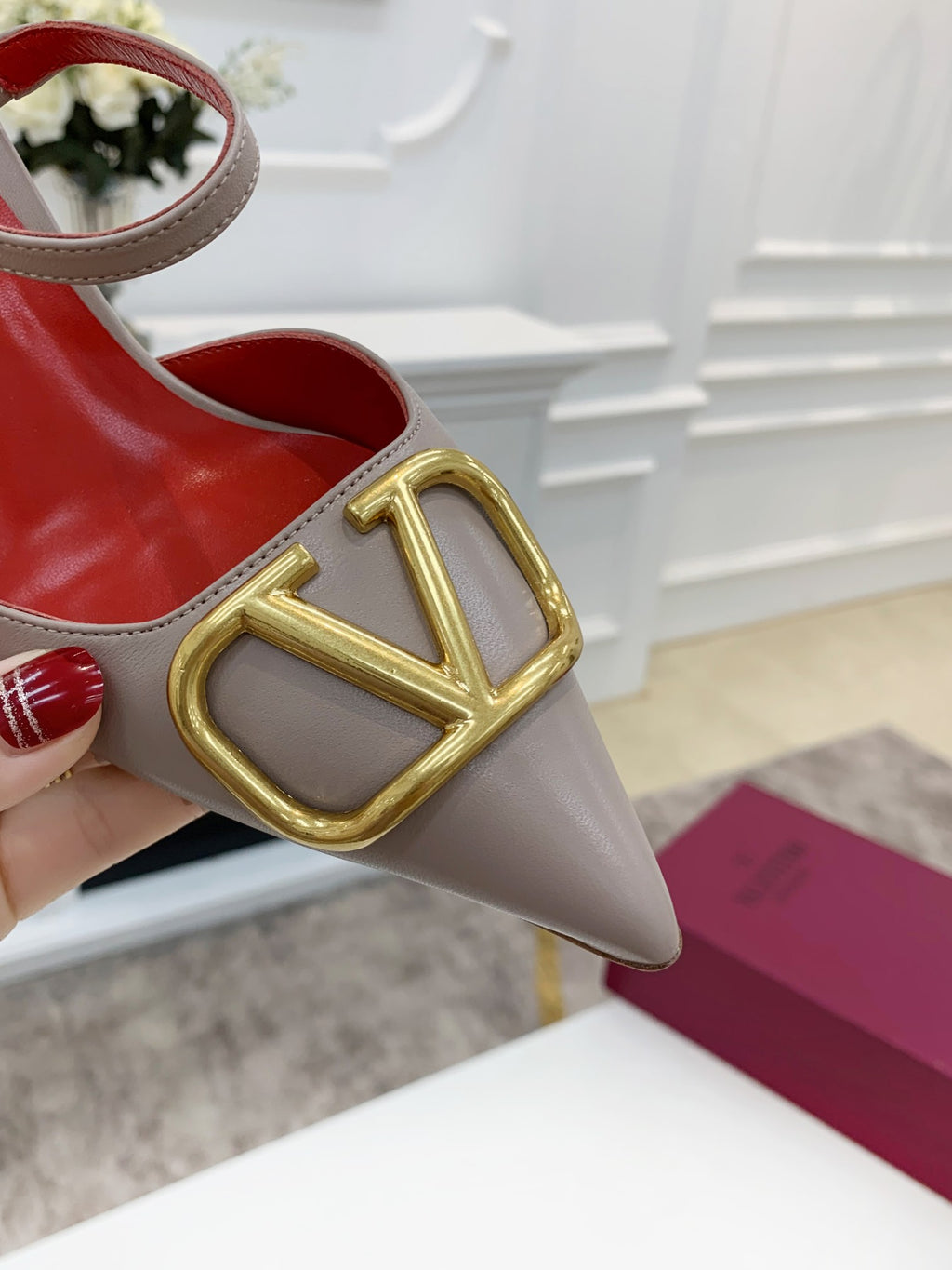 2YVL28Z Popular leather  High heels