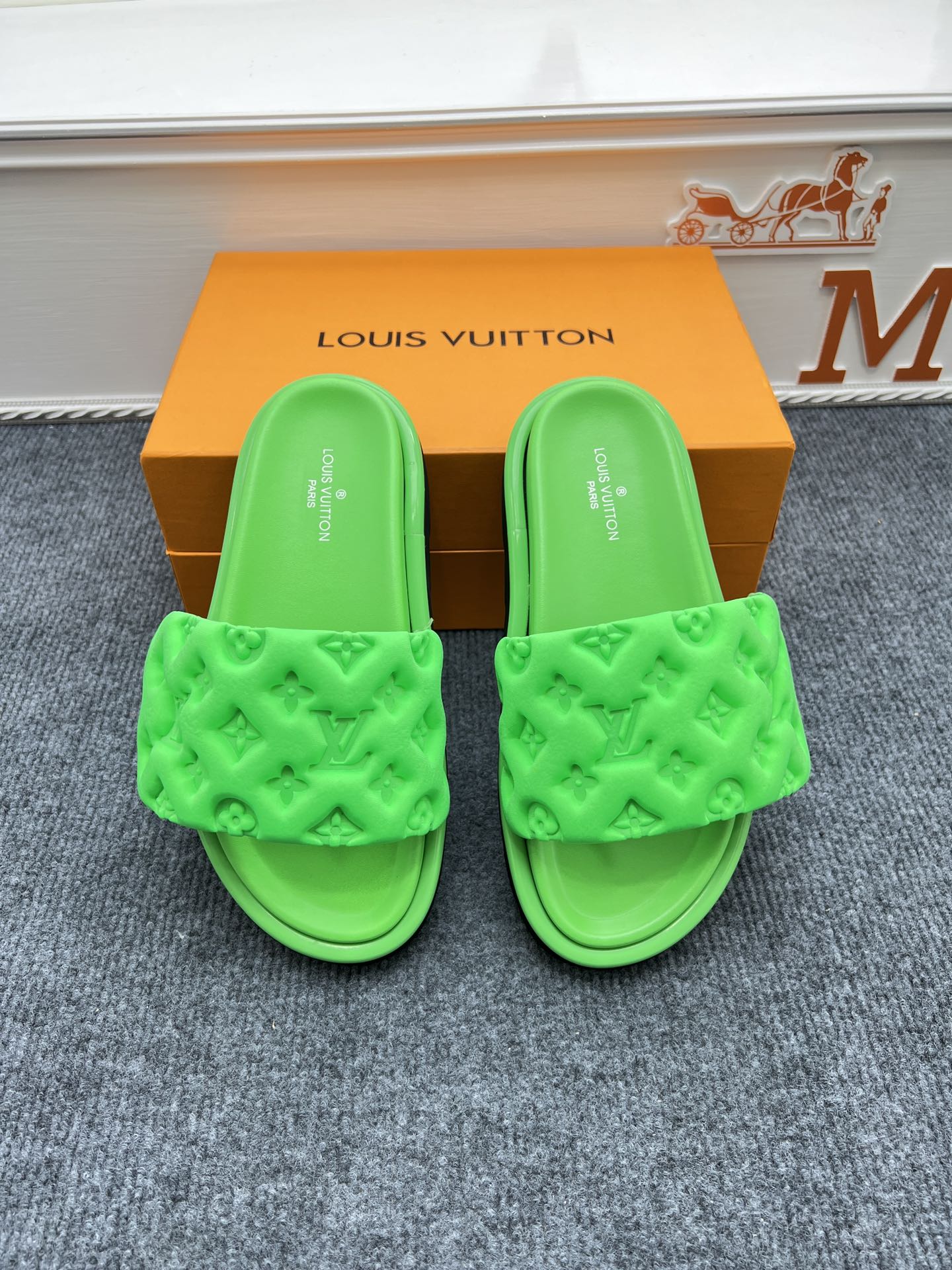 5YE115Z Popular Slippers
