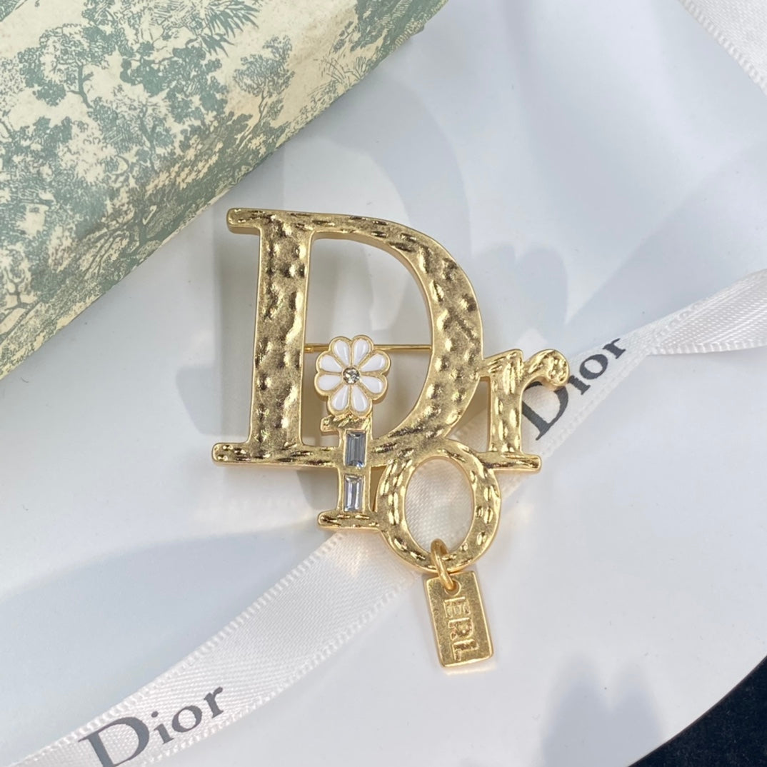 15ZD1X Popular Brooch