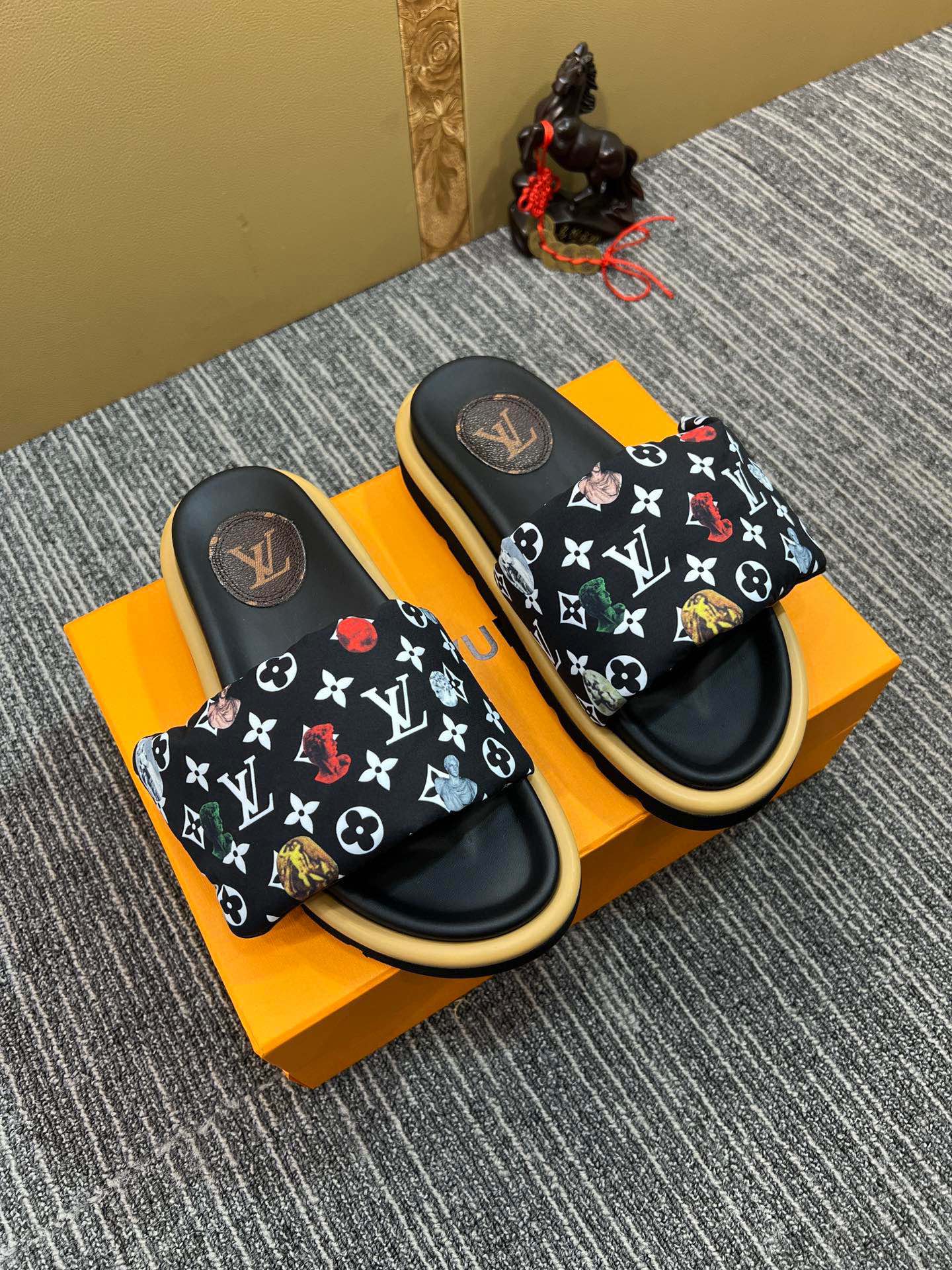 5XF120Z Popular leather quality Slippers