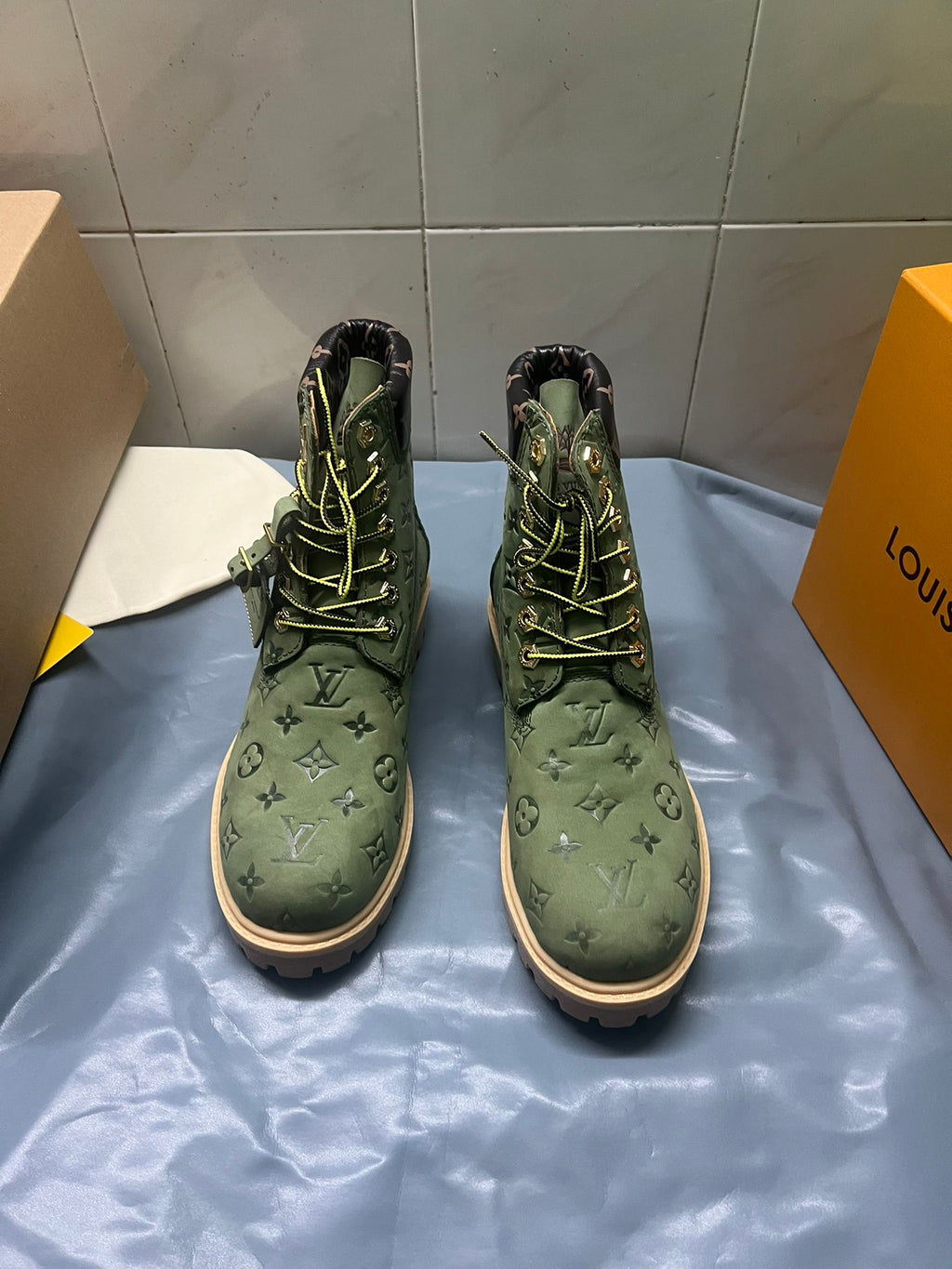 2105QE382Z Popular high-quality leather Boots