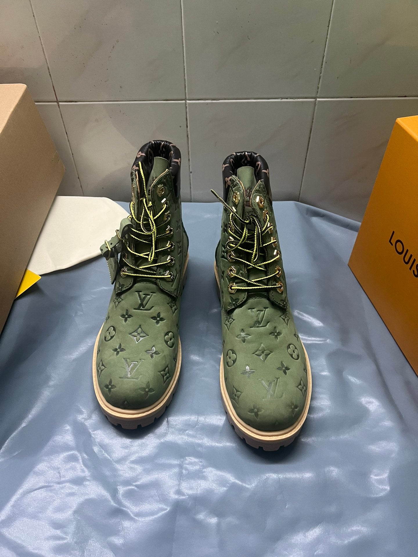 2105QE382Z Popular high-quality leather Boots