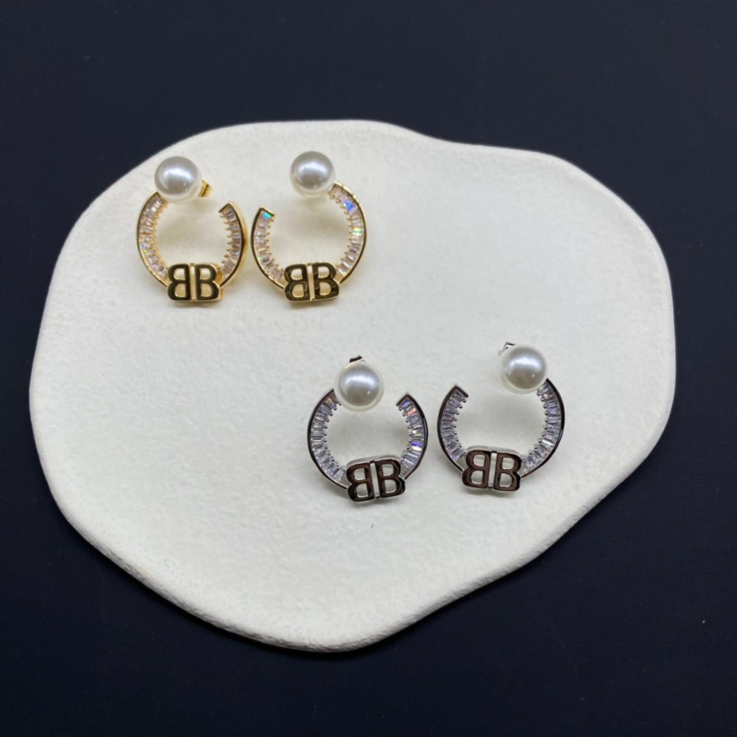 14J143E Popular Earrings