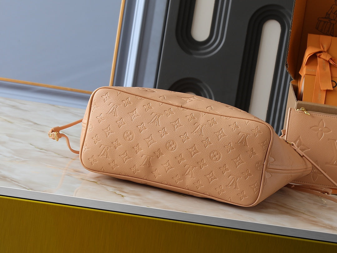 146PE92B Popular leather bag