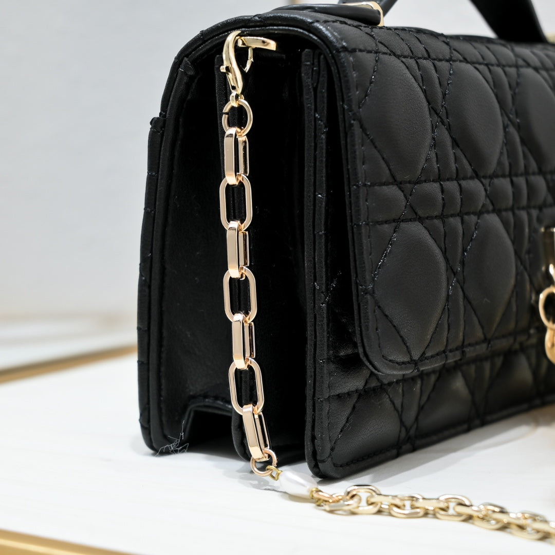 136ND28B Popular leather bag