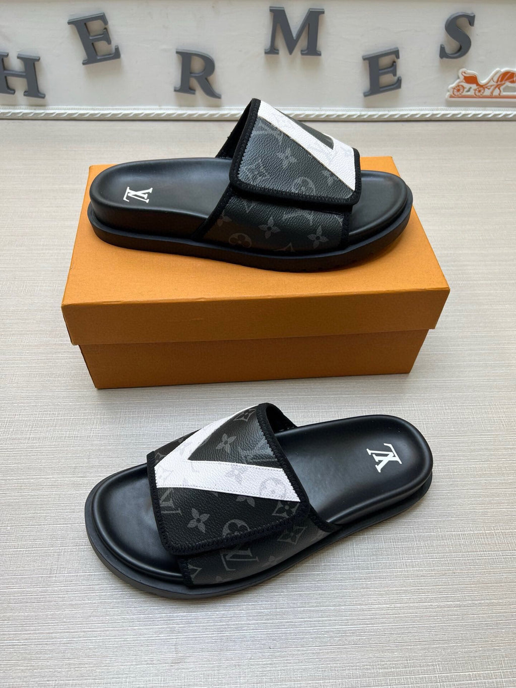5WE251Z Popular Slippers