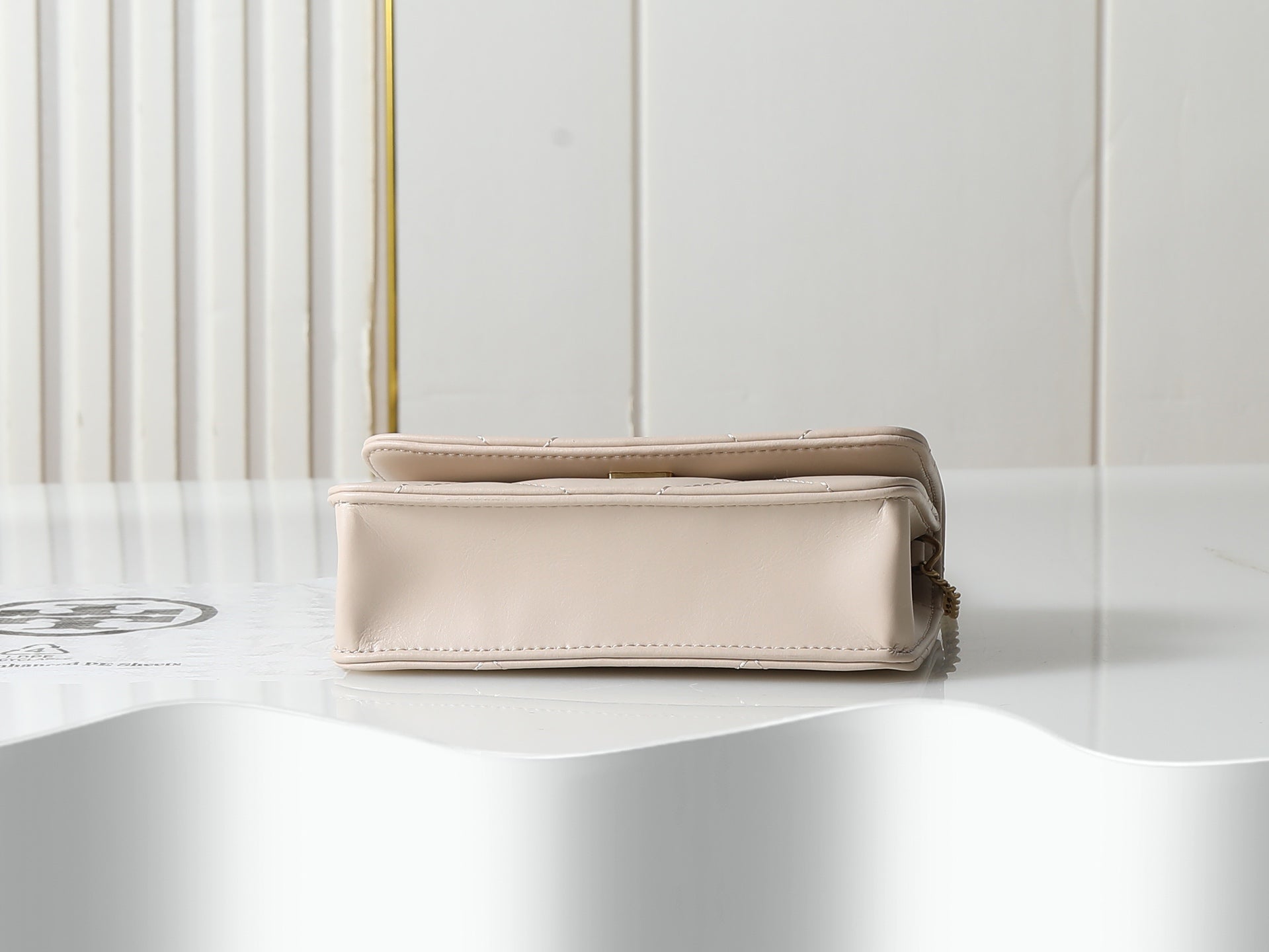 B1X56A26 Popular leather bag