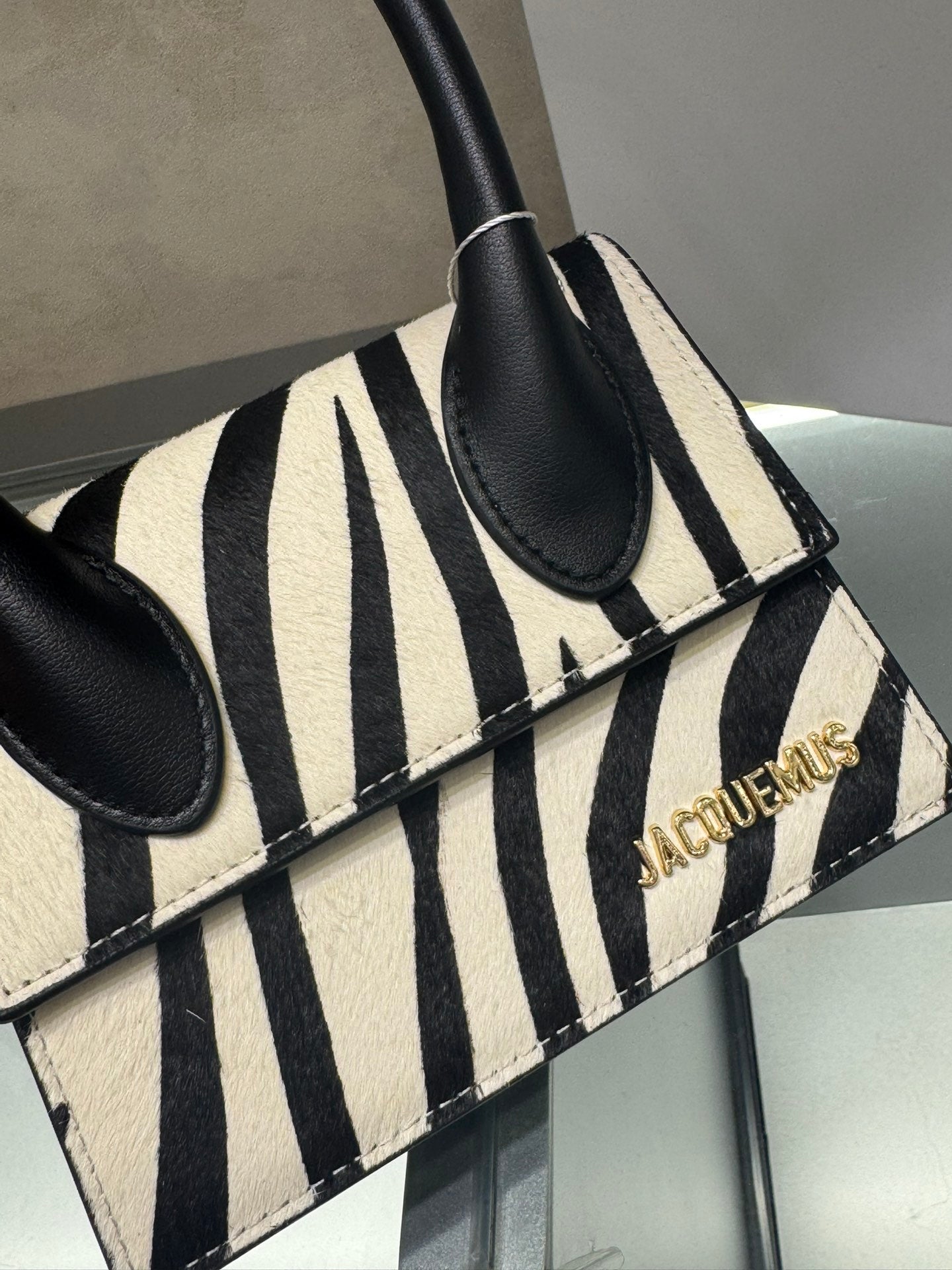 B1P46A141 Popular leather bags